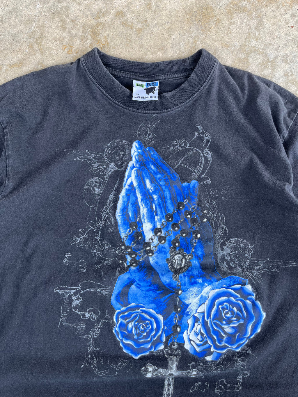 00s Rosary Praying Hands Tee | L