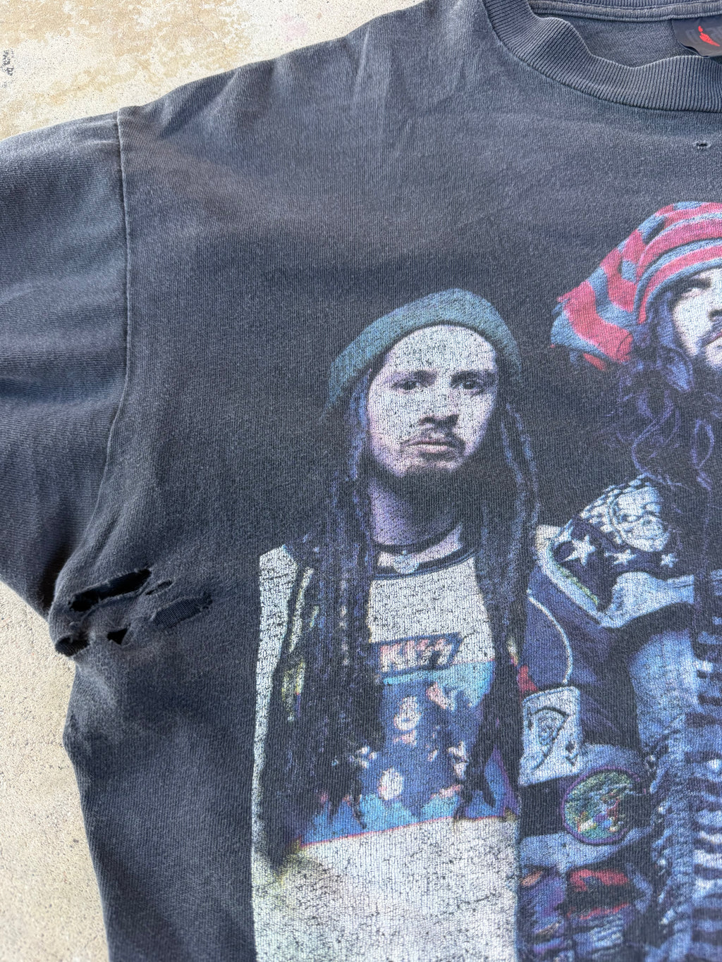 90s Faded White Zombie Band Portrait | XL