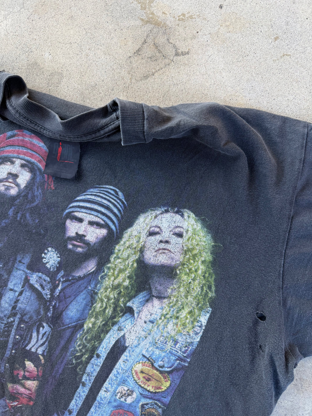 90s Faded White Zombie Band Portrait | XL