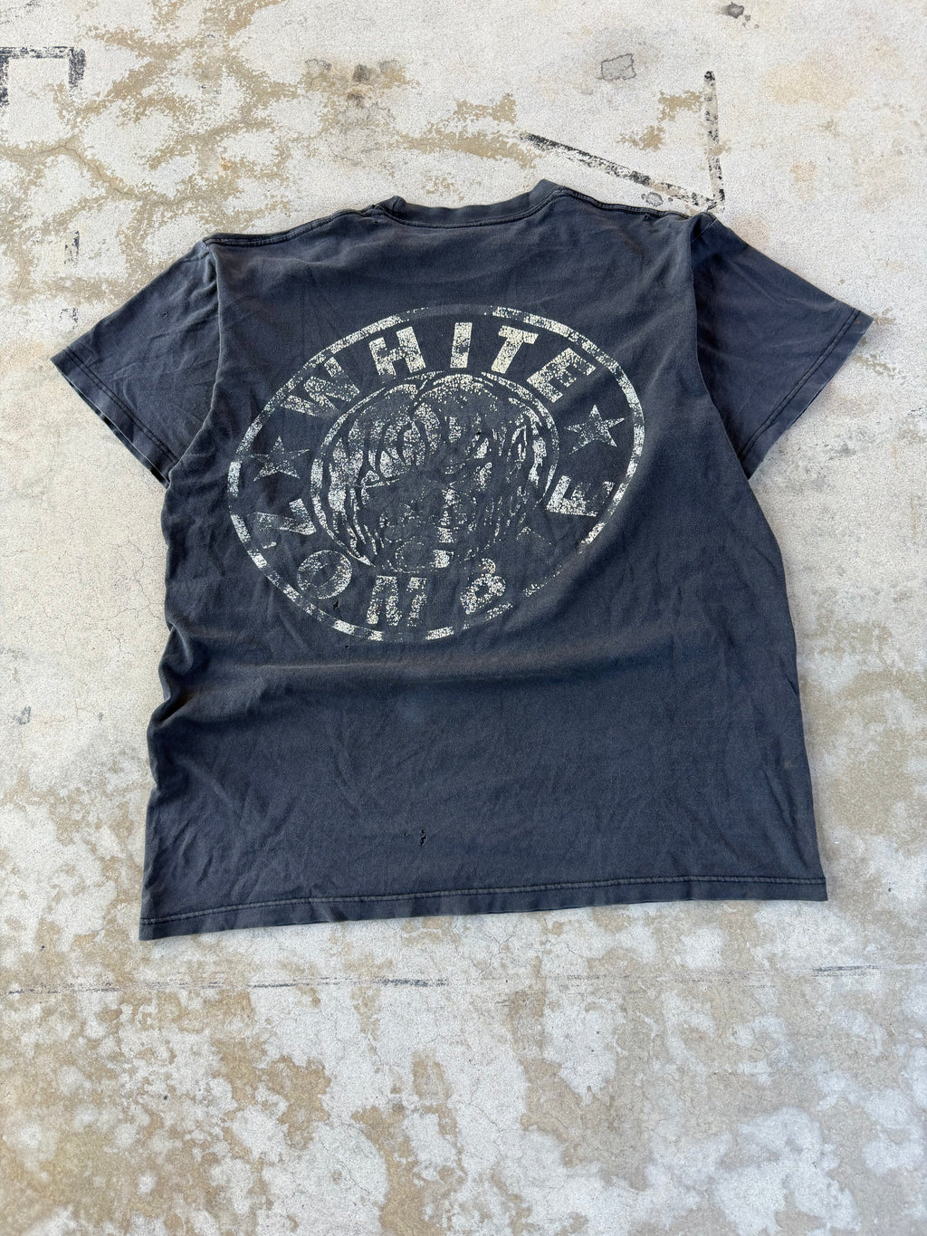 90s Faded White Zombie Band Portrait | XL