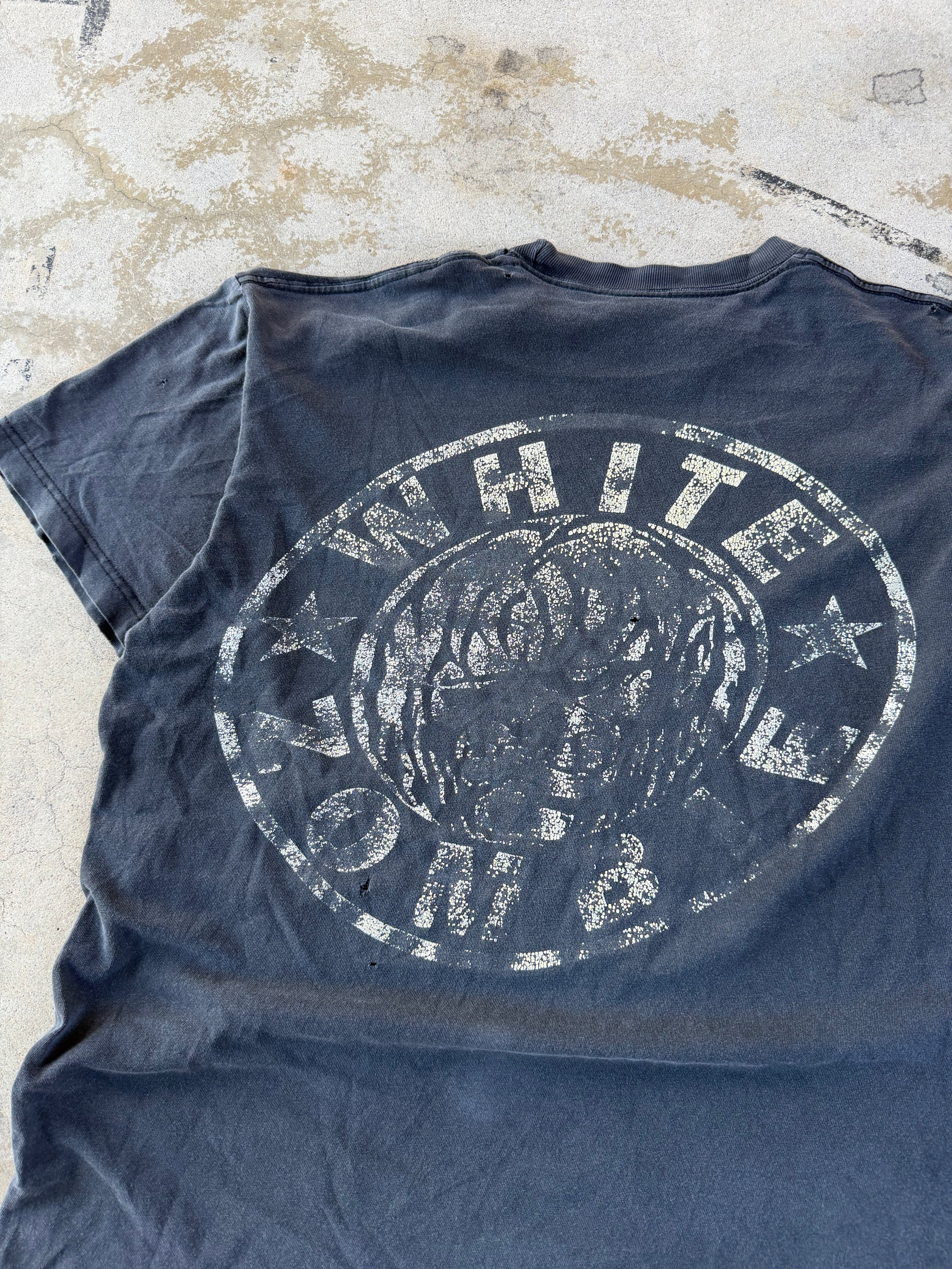 90s Faded White Zombie Band Portrait | XL