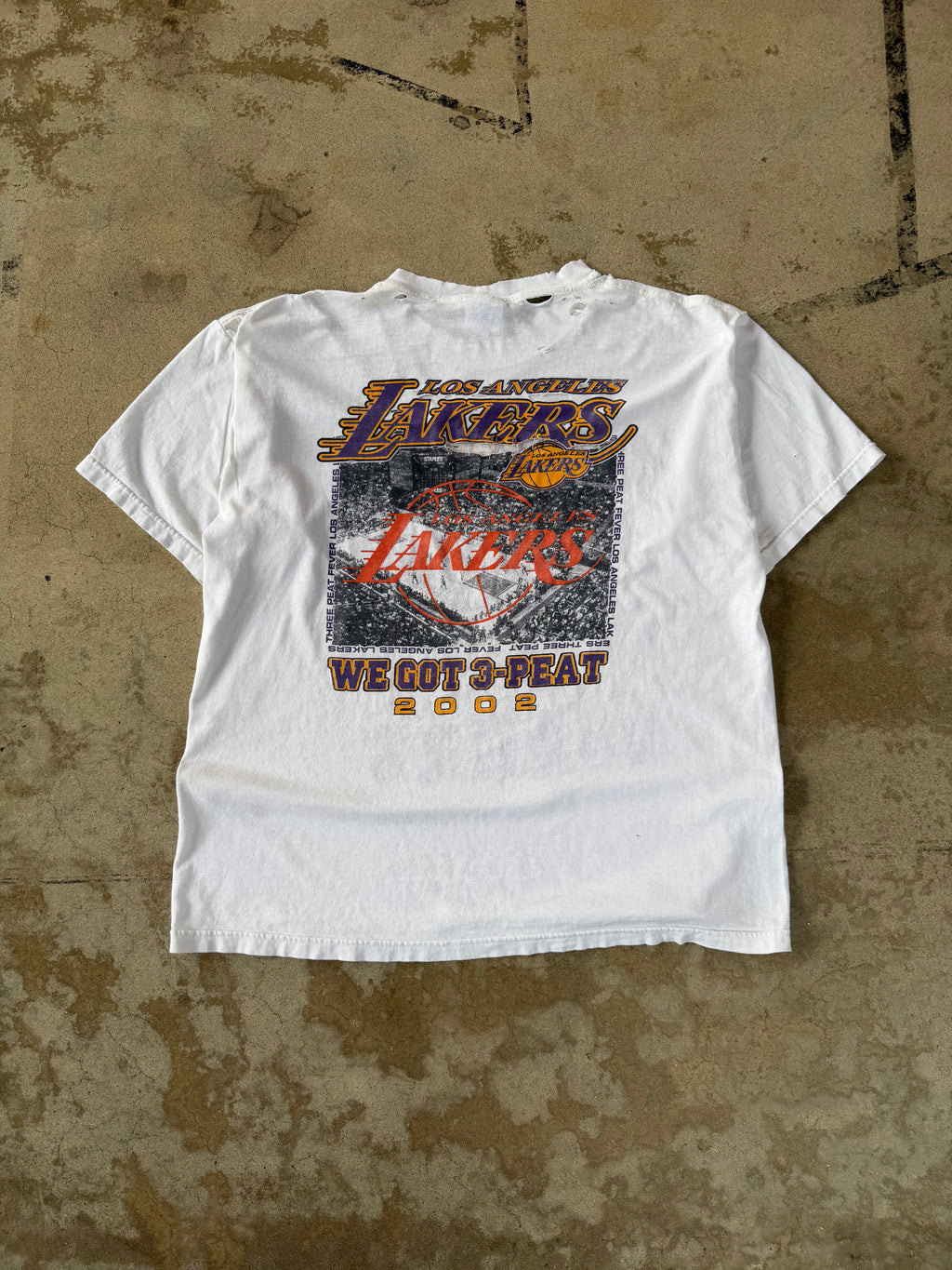 2002 Lakers 3-Peat Thrashed Shaq & Kobe Tee | L