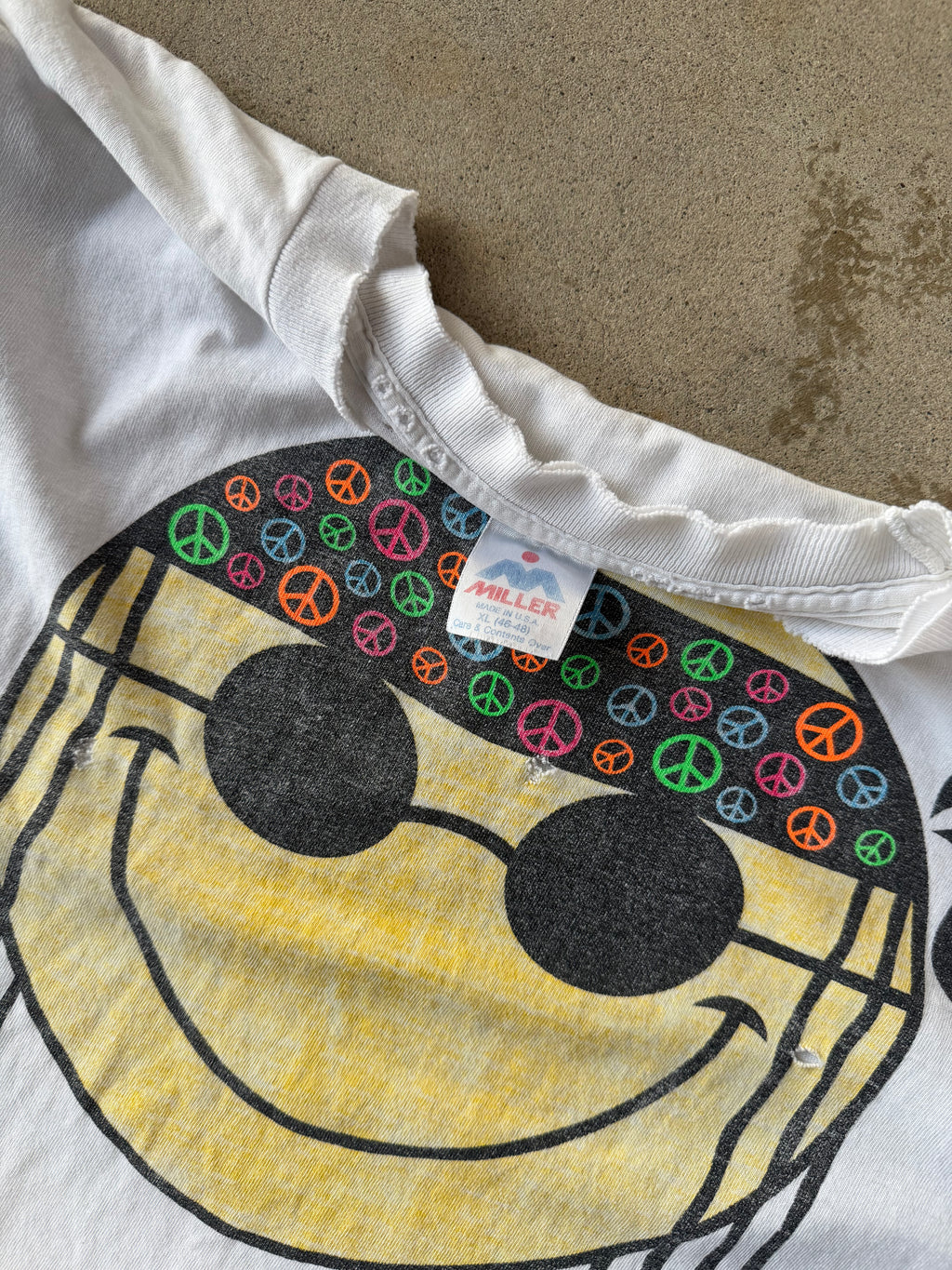 90s Smiley Peace Tee | XL