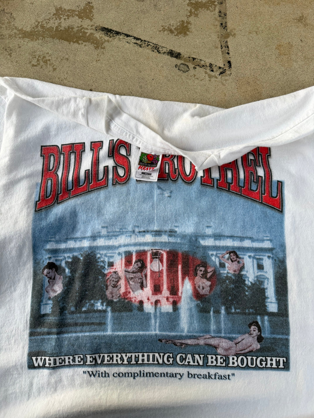 00s Bills Brothel White House Parody Tee | XL