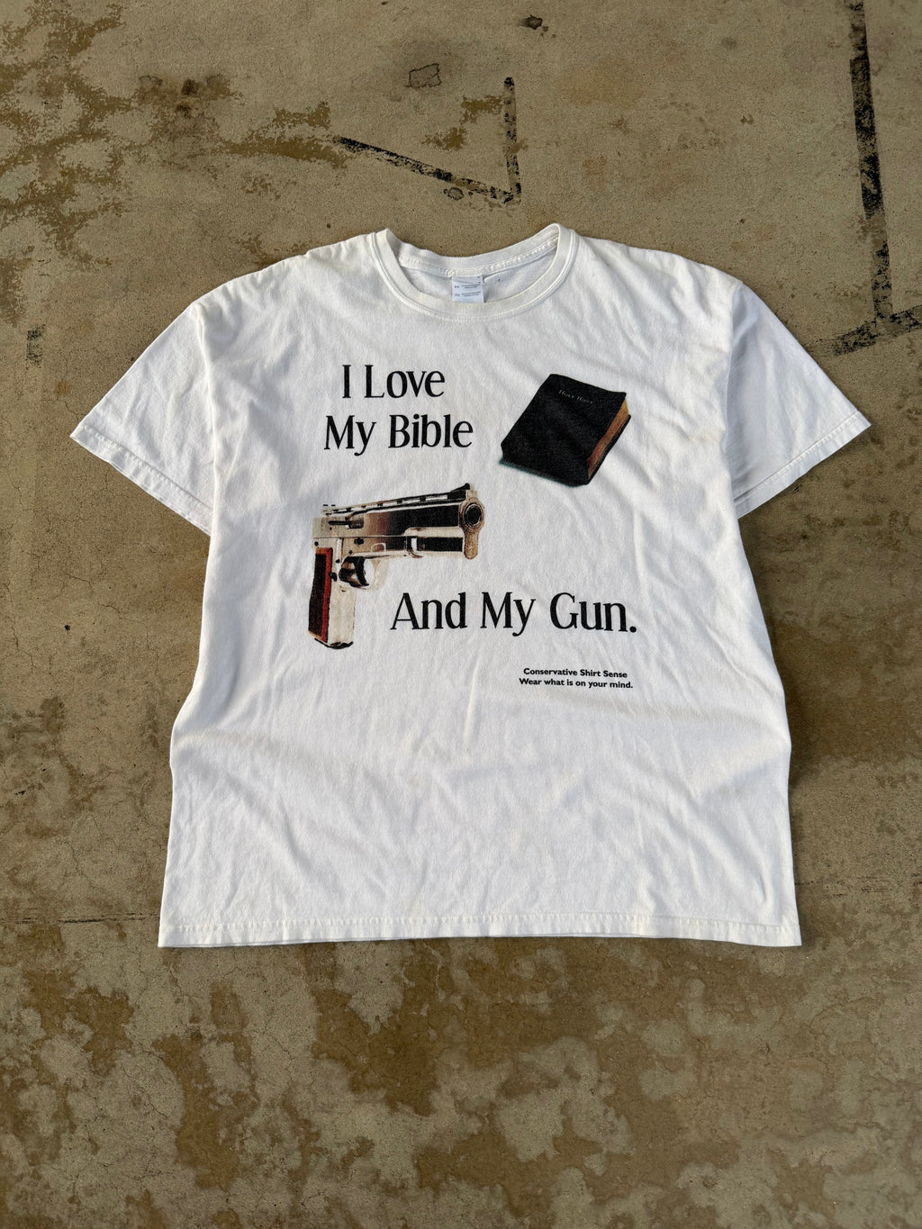 00s "I Love My Bible And My Gun" Comedy Tee | XL