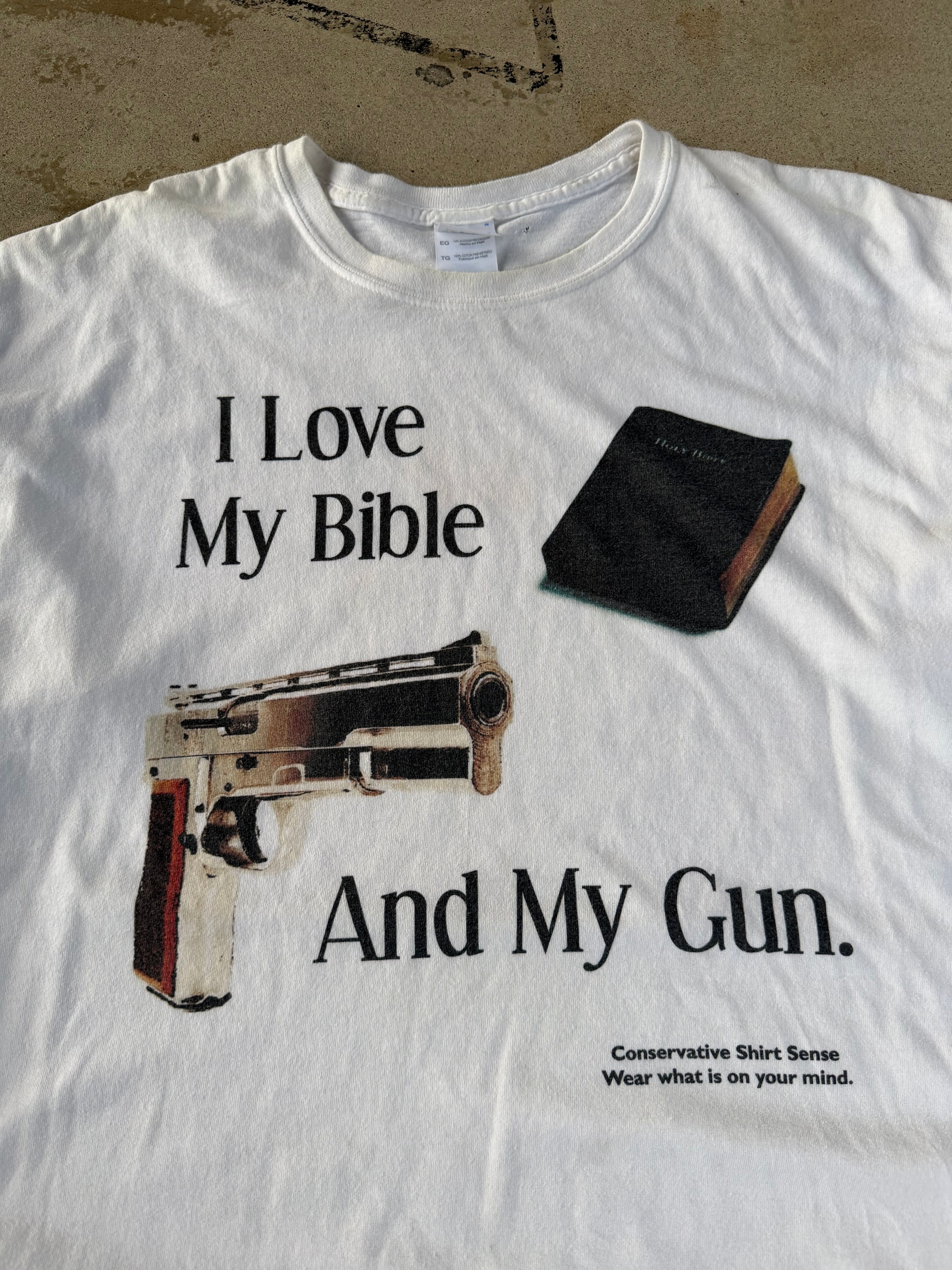 00s "I Love My Bible And My Gun" Comedy Tee | XL