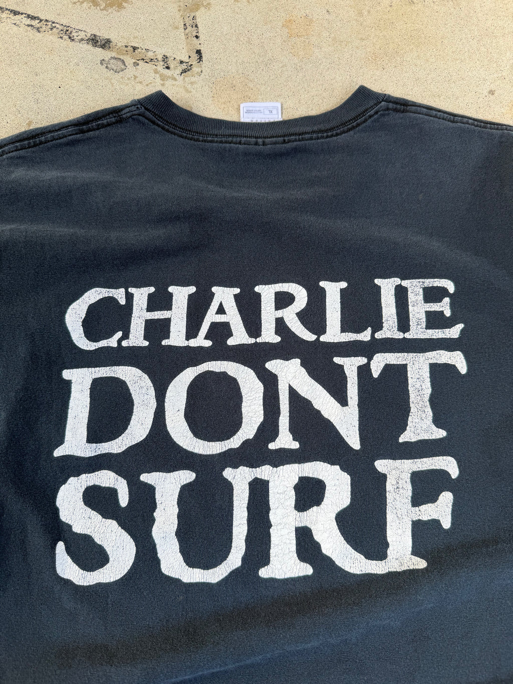00s Charles Manson "CHARLIE DONT SURF" Tee | XL