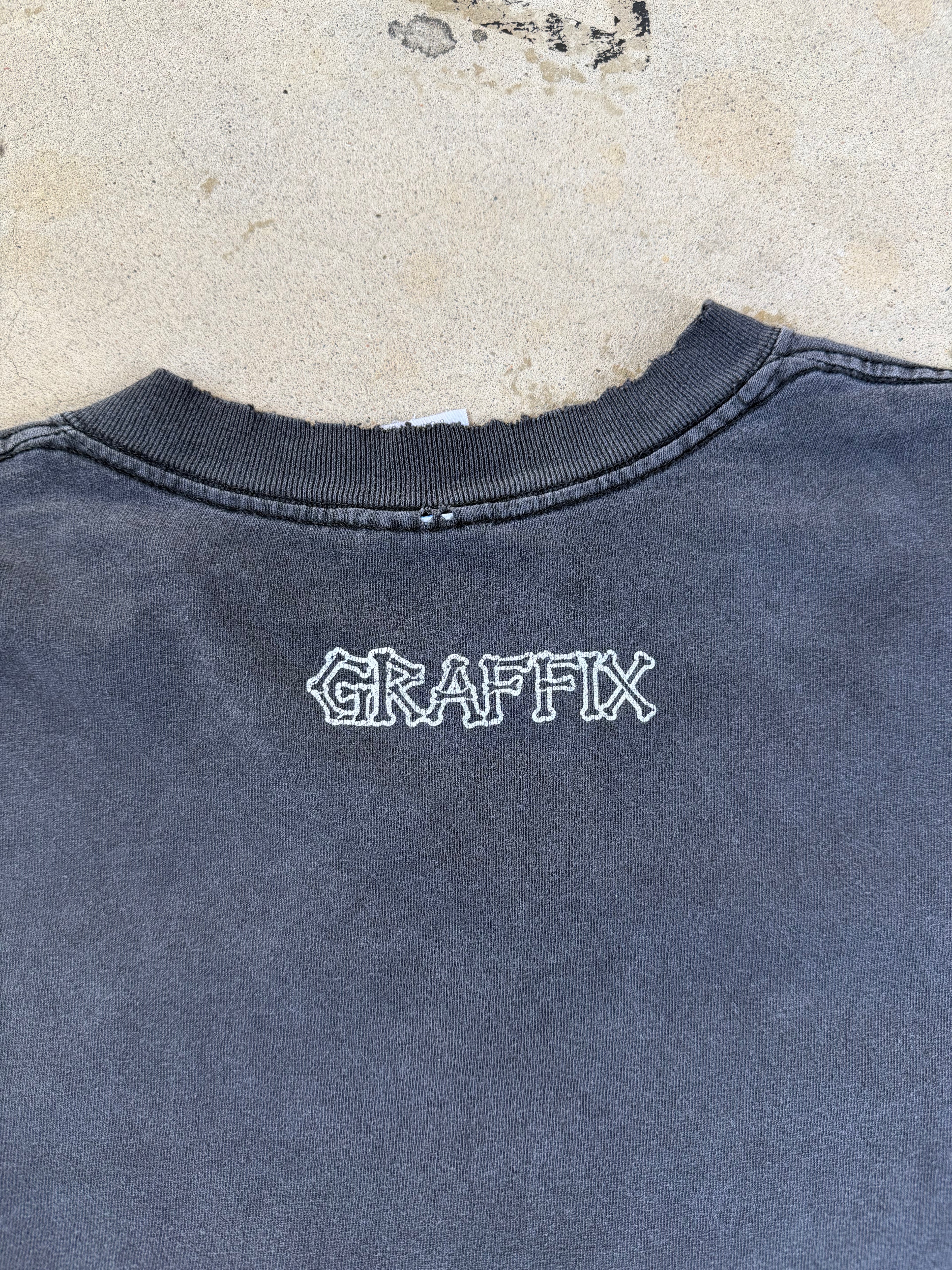 90s Faded/Thrashed Graffix Bong Tee | L