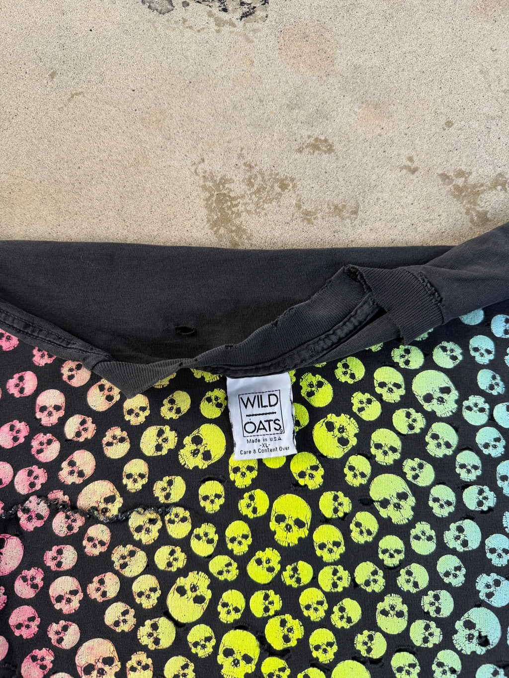 90s Thrashed/Repaired Rainbow Skull Tee | L