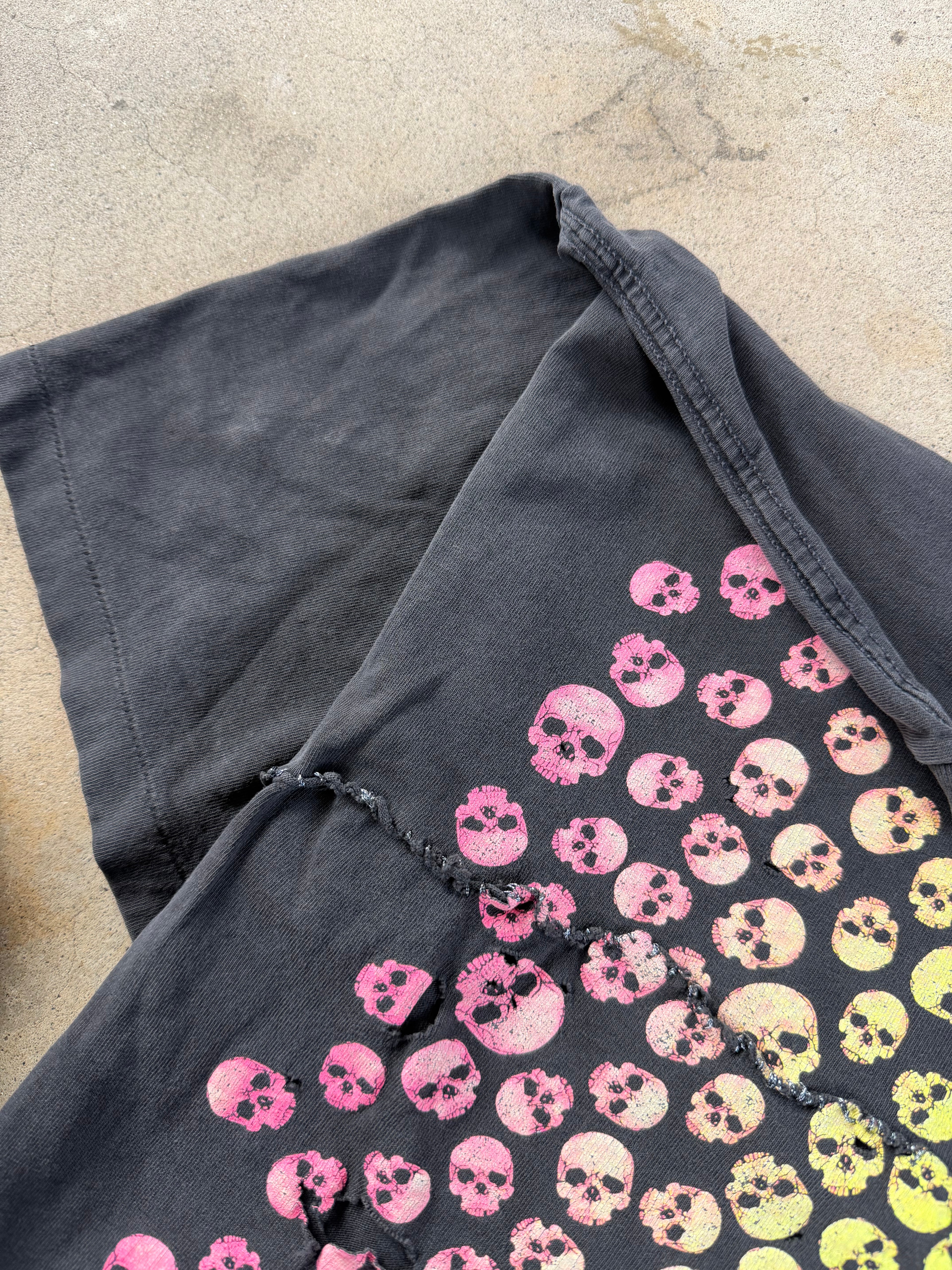 90s Thrashed/Repaired Rainbow Skull Tee | L