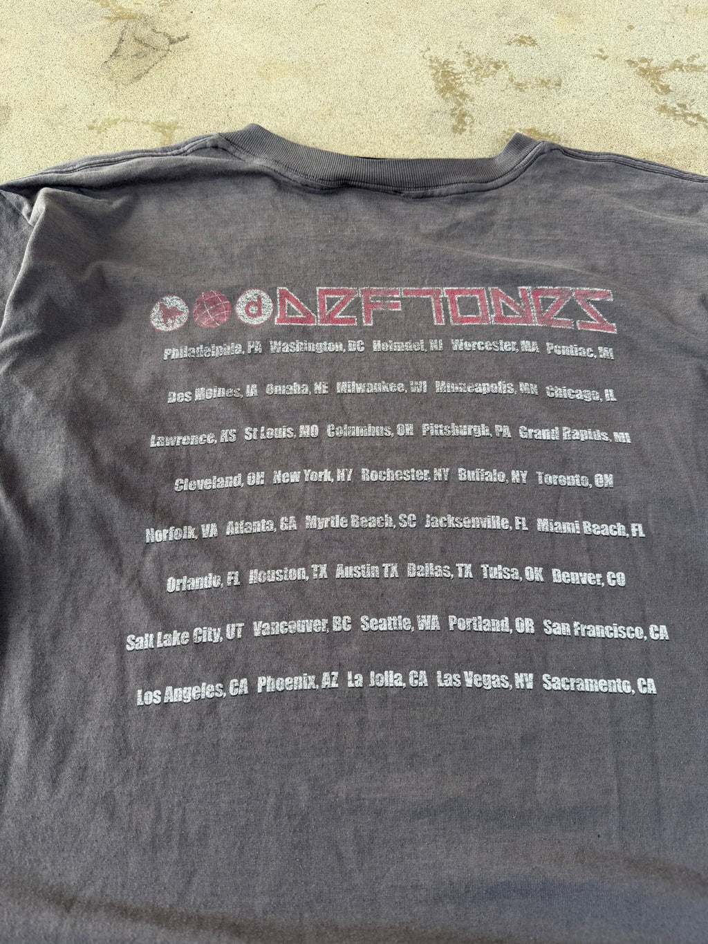 00s Faded Deftones Band Tee | L
