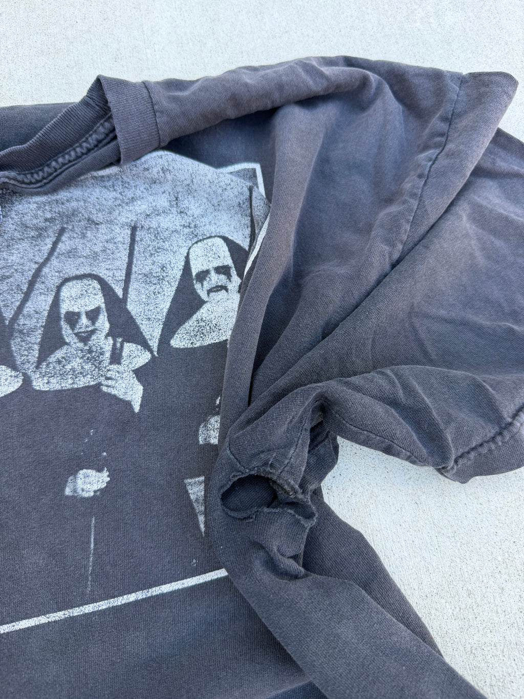 00s Faded Nuns with Guns Parody Shirt | XXL